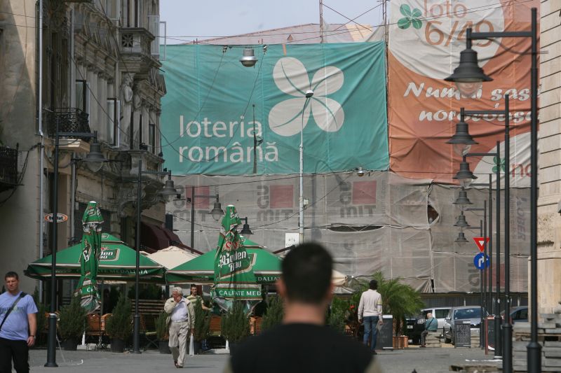 Casele monument şi ferestrele, dezbrăcate de publicitate cu acordul CCR