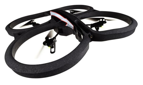 CES. AR. Drone, jucăria-spion care vrea să cucerească lumea