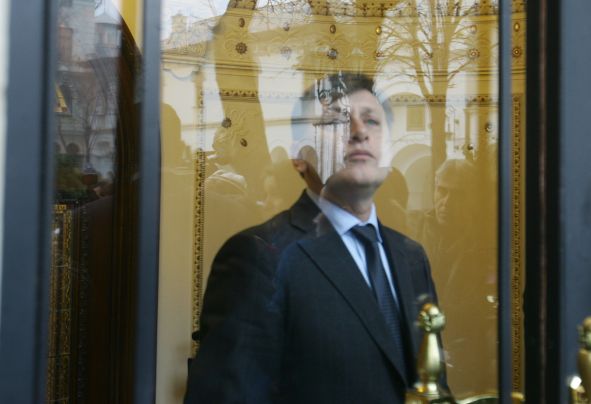 Crin Antonescu s-a dat bolnav la întâlnirea cu ambasadorii. Ambasadorul Danemarcei: "Probabil s-a vindecat miraculos"