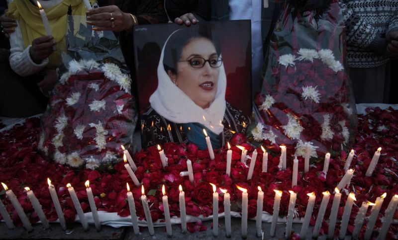 Fostul preşedinte Pervez Musharraf îşi pregăteşte întoarcerea în Pakistan, după 3 ani de exil