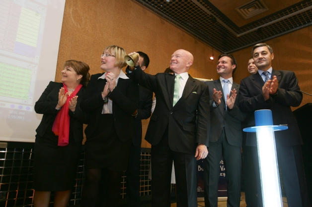 FP vrea să vândă o parte din acțiunile deţinute la companiile de gaze naturale şi electricitate