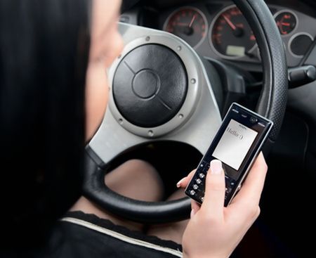 Încă un mit spulberat: Femeile parchează maşina mai bine decât bărbaţii