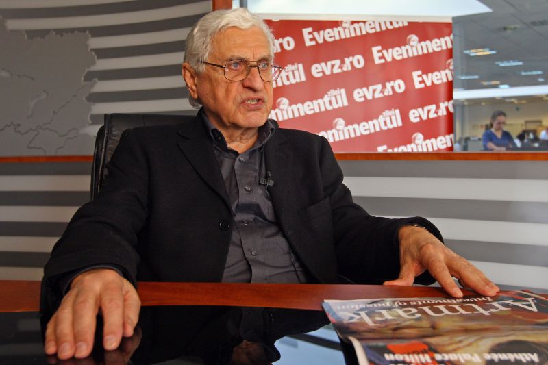 Licitaţie "Epoca de Aur" de ziua lui Nicolae Ceauşescu