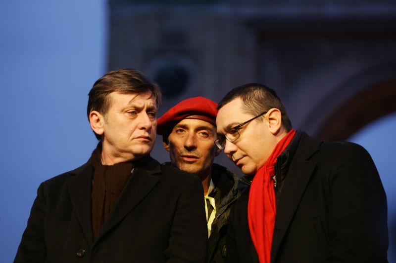 Mazăre și Crin, la un pas de bătaie