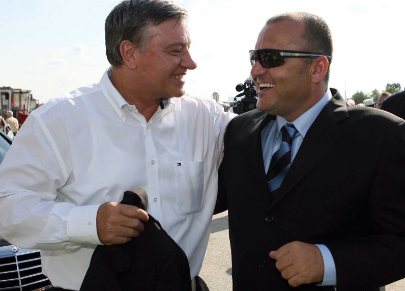 Mititelu a sărit din nou la gâtul lui Sandu