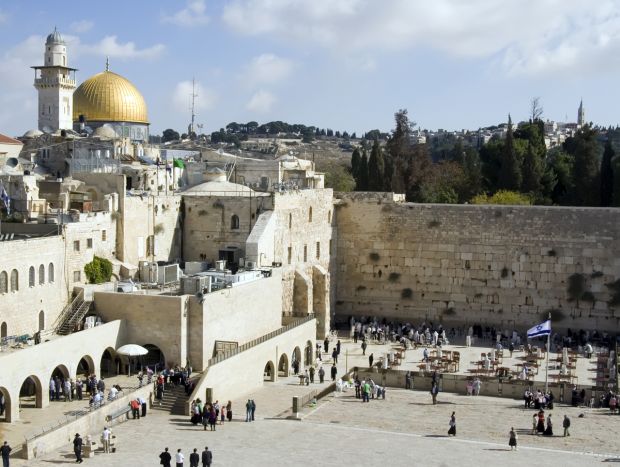 Mossadul a recrutat militanţi care să comită atentate în Iran, dându-se drept CIA