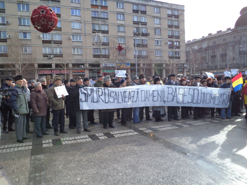 PNL Iaşi a scos în faţă ultraşii de la Poli Iaşi în mitingul anti-Băsescu. La Timişoara, tot galeria va fi folosită la proteste