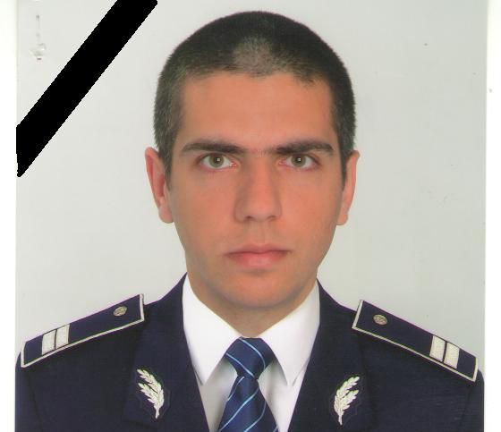 Poliţistul care s-a împuşcat în cap de Bobotează, în casa logodnicei, a murit. Motivul sinuciderii rămâne necunoscut