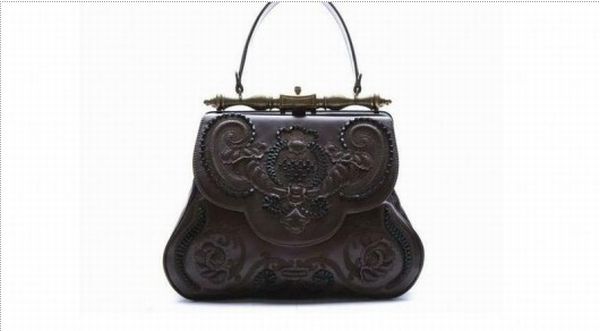 Poșetă creată de Leonardo da Vinci, prezentată în premieră la Florenţa