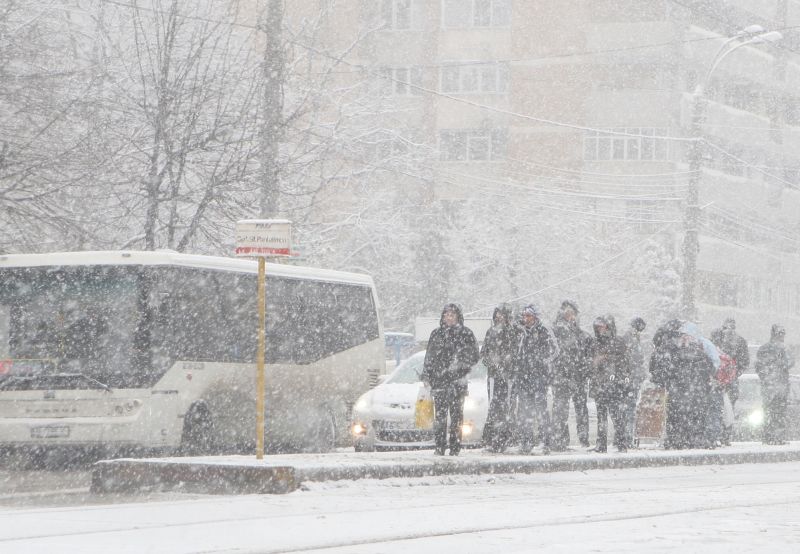 Recomandările polițiștilor. AVERTIZARE METEO de viscol şi ninsori în toată ţara