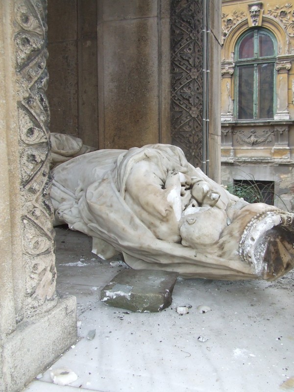 Statuia de la Biserica lui Tokes a fost vandalizată