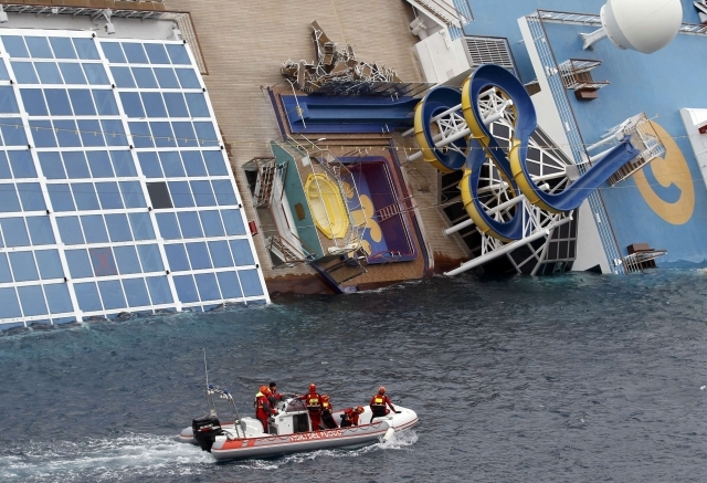 Tragedia de pe Concordia. Bilanțul morților a ajuns la 15. La bord se aflau pasageri neînregistrați