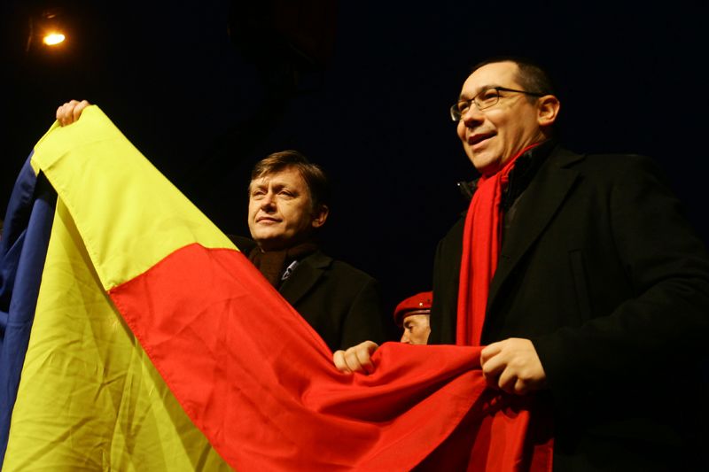 Victor Ponta, contra Antonescu: "Oamenii nu au cerut să plece opoziția"