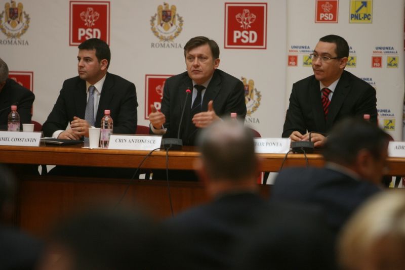 20.55 Antonescu: Numirea lui Ungureanu, inacceptabilă. Băsescu s-a dat pe faţă. Hai să guvernăm cu serviciile! | VIDEO