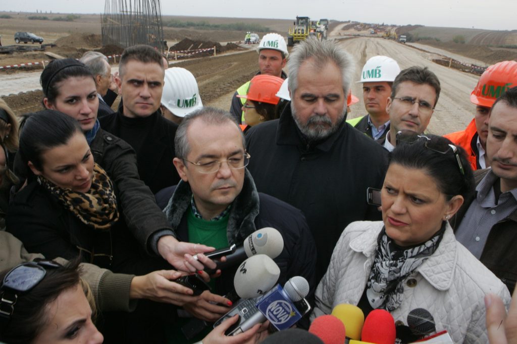 80 de trenuri sunt anulate. Întârzieri mari pe aeroporturi