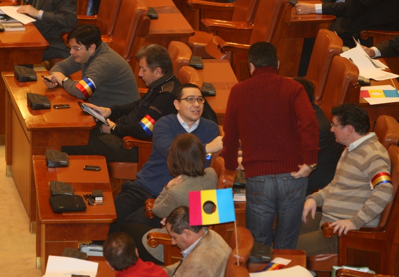 Boicotul USL, sabotat de "Generalul Iarnă". Parlamentul, depopulat de codul portocaliu de viscol