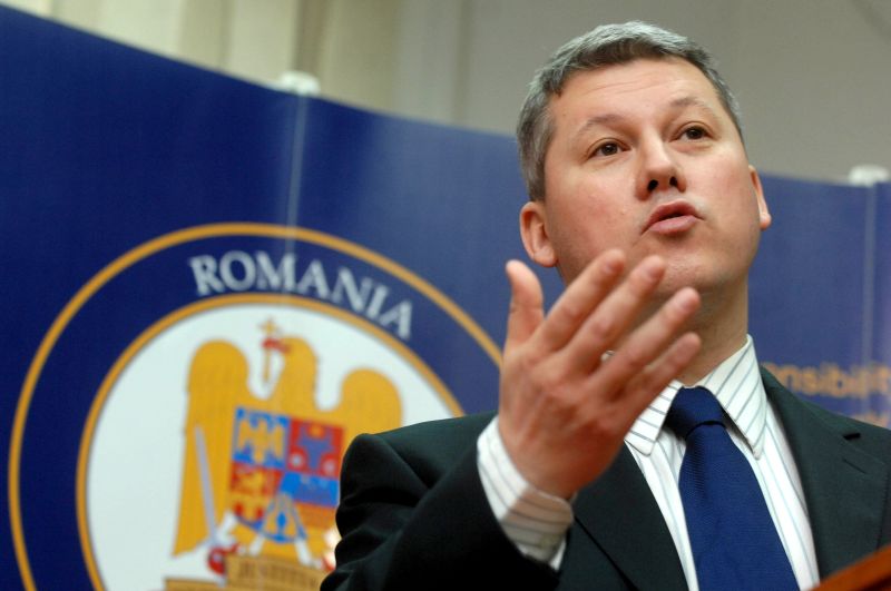 Cătălin Predoiu: "Arhiva SIPA se poate topi"