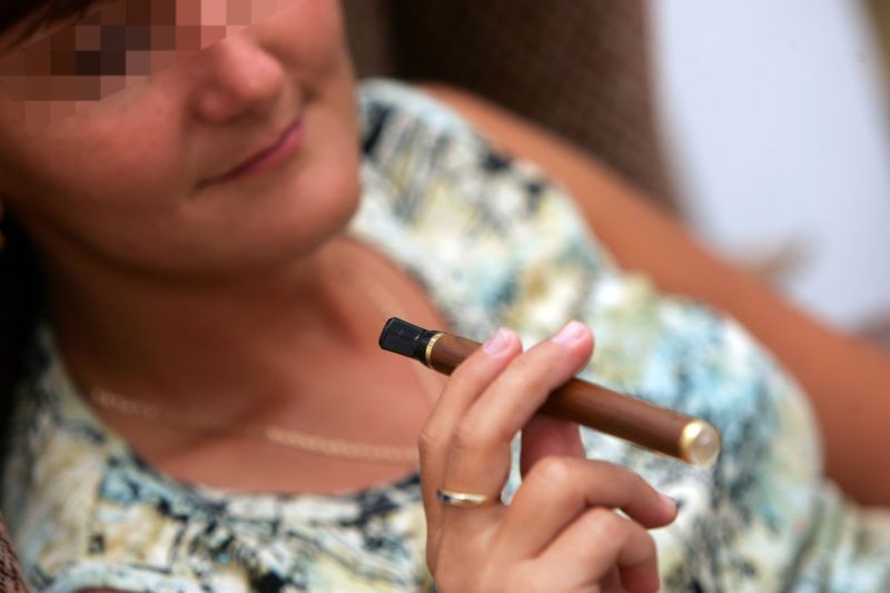 CAZ INCREDIBIL. Unui bărbat i-a EXPLODAT o ţigară în gură