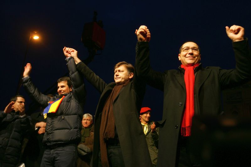 Ce a căutat Antonescu, cu Voiculescu și Ponta la sediul Grivco? Lucruri practice: candidații la locale și... o împăcare