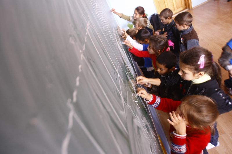 Copiii din Bucureşti merg luni la şcoală