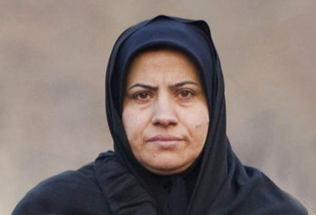 Cu vălul islamic pe cartea de identitate