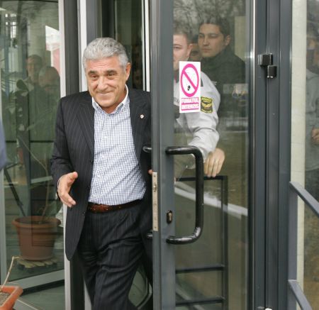 „Dosarul Transferurilor". Giovani Becali a făcut circ la tribunal: „Să vă ferească Dumnezeu să conducă familia mea ţara asta! Cu biciul o să faceți dreptate!"