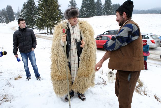 GIGI BECALI, la deszăpezire în Vrancea: „Am strâns 150 de voluntari!”