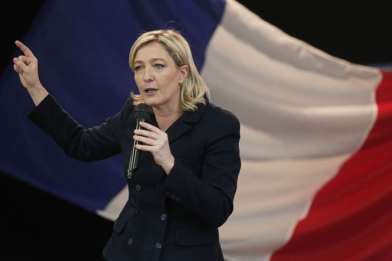 Liderii extremei drepte franceze denunță caricatura care înfăţişează un "Moş Crăciun român" la furat