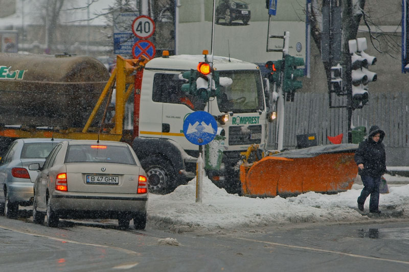 Mai multe străzi din Capitală vor fi închise pentru deszăpezire