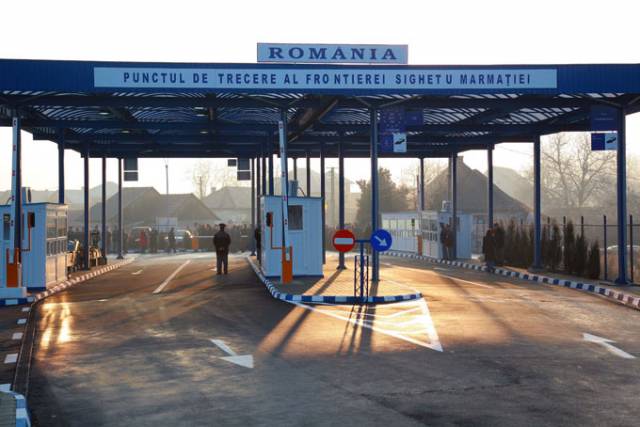 Mită de 30.000 de euro oferită unui poliţist de frontieră