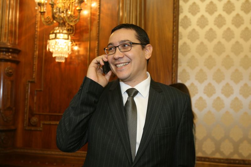 Ponta se apără în ochii celor de la PNL: Cele 15 condiţii, dovadă că USL are tot atâtea soluţii. Nu vom sprijini acest Guvern