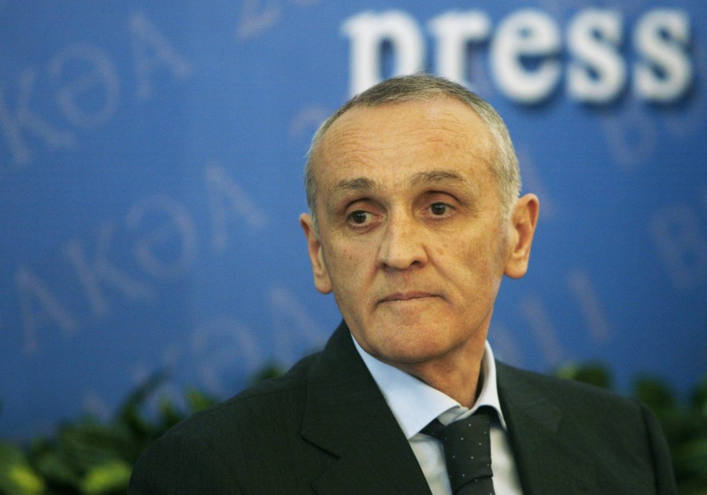Președintele Abhaziei, ținta unui atentat eșuat. VEZI de câte ori a scăpat din atacuri liderul separatist