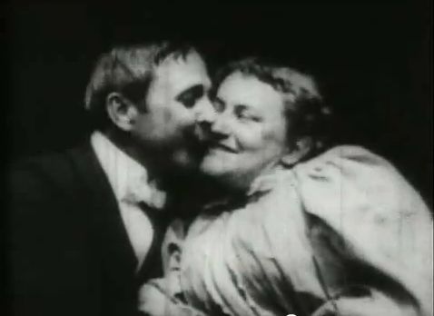 Scandalos: Primul sărut imoral din istoria cinematografiei | VIDEO