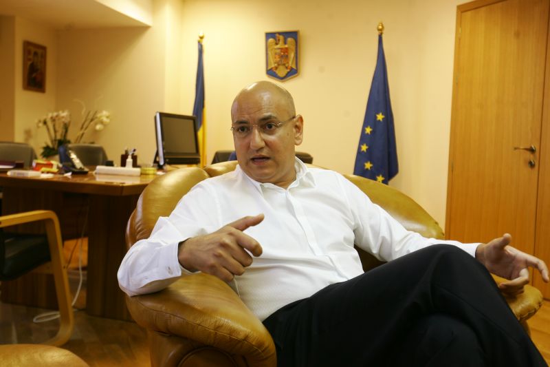 Se mai pregătește ceva în Sănătate. Șeful CNAS: "Statul va cumpăra direct medicamente ieftine"