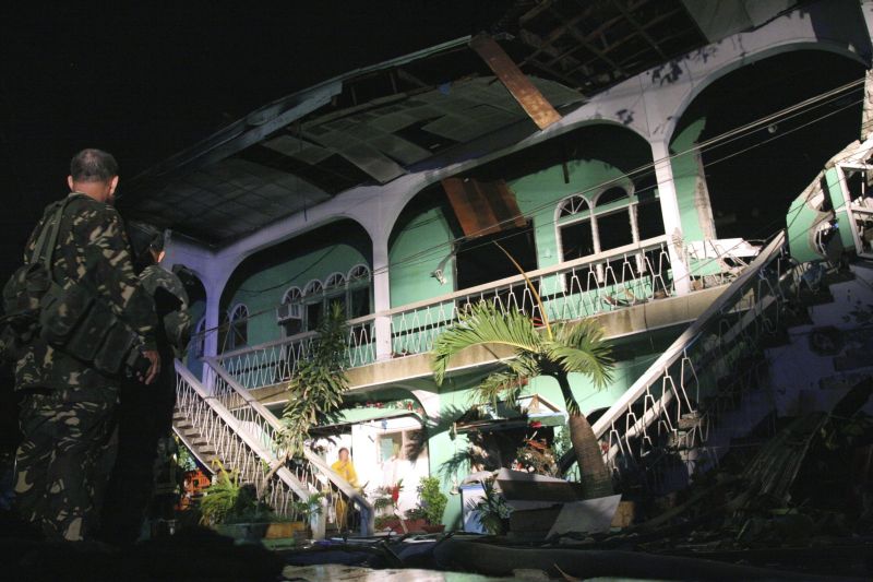 SEISM puternic în Filipine. Cel puțin 40 morți. ALERTĂ DE TSUNAMI