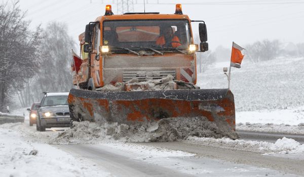 STARE DE URGENŢĂ PENTRU PUŞCULIŢA BARONILOR: Capcanele în care trebuia să cadă Traian Băsescu