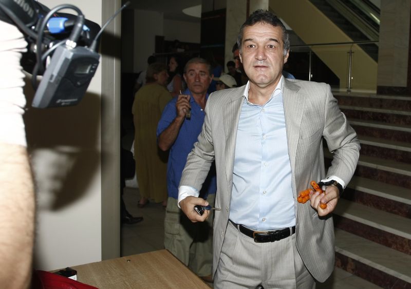C.V. Tudor: Becali, propunerea PRM pentru Primăria Capitalei. Unde îşi face mutaţie "camaradul" ca să poată candida!