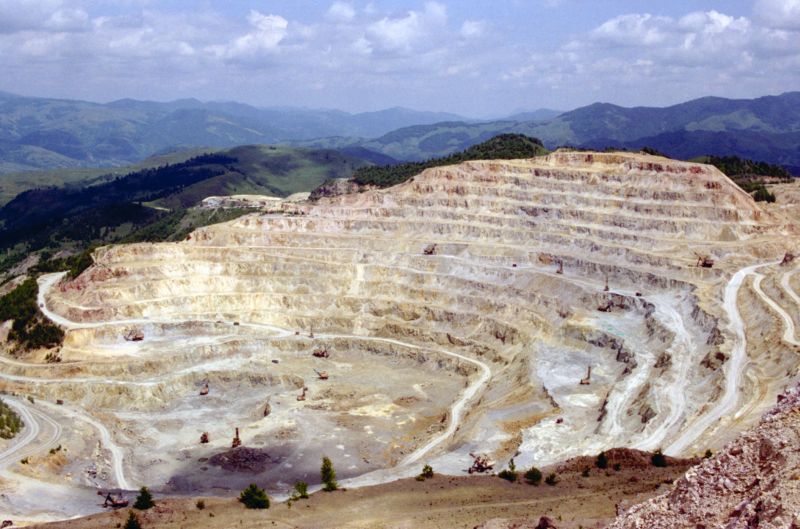 Care este miza exploatării de cupru de la Roşia Poieni