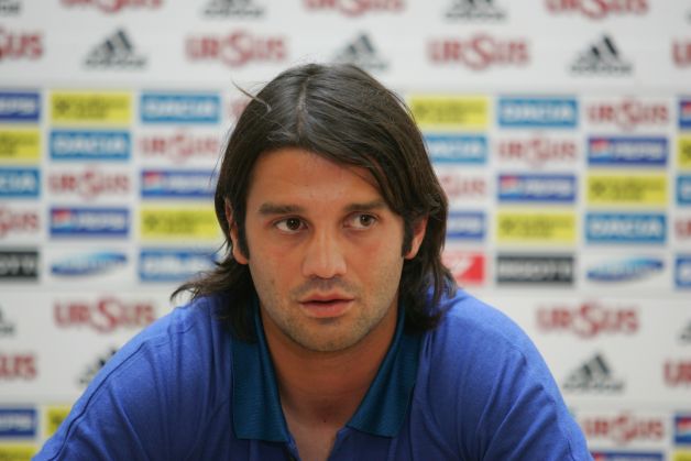 Chivu n-o înfruntă pe OM