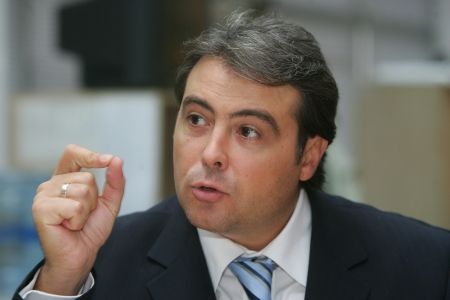 Cioroianu, noul decan al Facultăţii de Istorie. Proiectul managerial, identic cu al contracandidatului