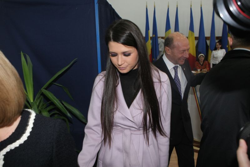 Elena Băsescu: Nu este uşor să fii femeie în politică. Trebuie să fim mai bărbați decât bărbații