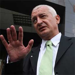 Frunda, iritat de absenteismul unor senatori ai Puterii: E absolut inadmisibil! Ce sancţiuni propune senatorul UDMR!