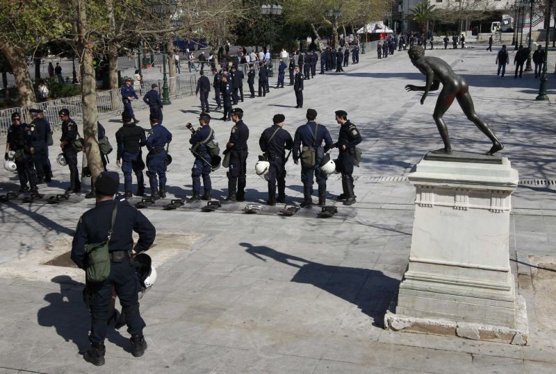 Grecia ar putea ieşi din Schengen, dacă nu rezolvă problema imigranţilor ilegali