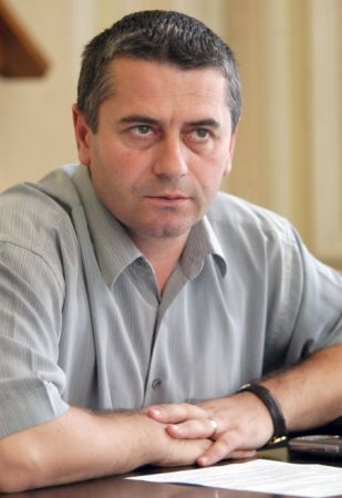 Inițiativa de deputat independent. Vezi cine vrea să înființeze Partidul Fraierilor!