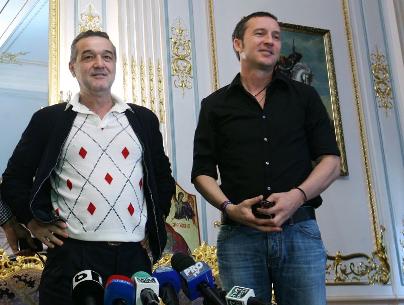 Mihai Stoica, înapoi în cutia de carton