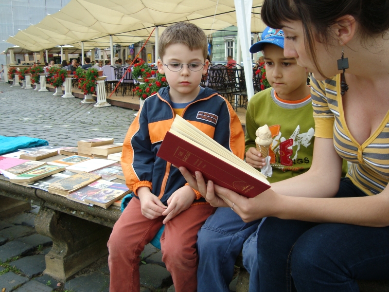 Nu ai timp să citeşti pentru tine? Citeşte pentru doi!