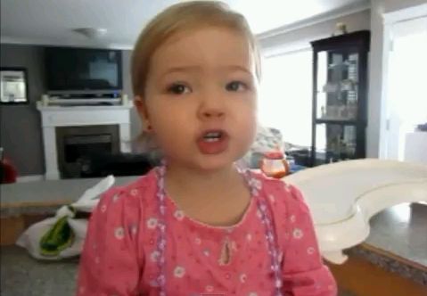 O fetiţă de numai doi ani cântă hitul lui Adele, "Someone Like You" | VIDEO