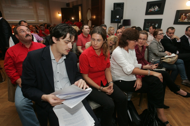 Panică în bănci: clienţii încep să câştige procese