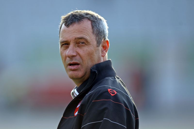 Petrolul trage de Mircea Rednic