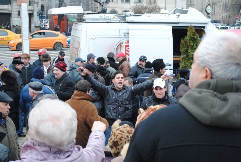 Piața Universității - loc de proteste cu camere de luat vederi și maxim 250 de manifestanți